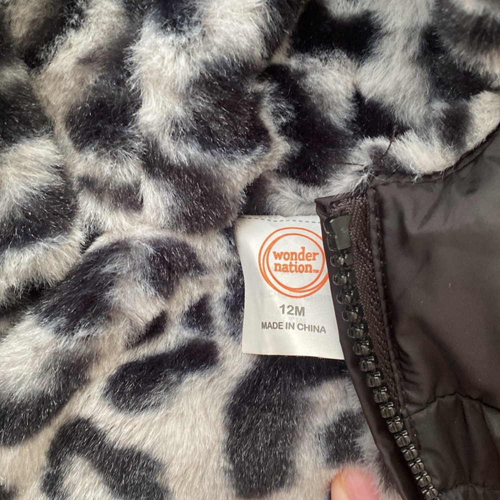 Wonder Nation Black Baby Coat. Fuzzy inside. Size 12 months. - Picture 4 of 4